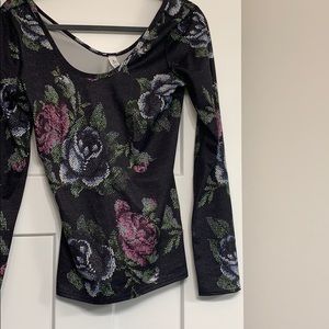 Lululemon low scoop neck top, size 10
